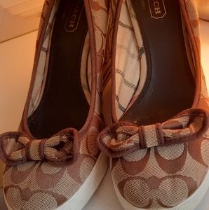 Coach Sweetie Brown 4" Wedge with Bow sz 9